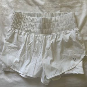 NWT - Gilly Hicks Go Energize 2–in-1 Running Short - White